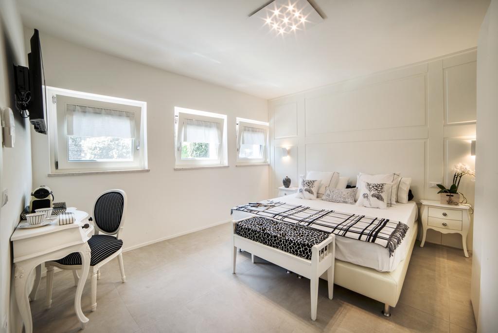 Riviera Carducci Rooms Peschiera del Garda Luaran gambar