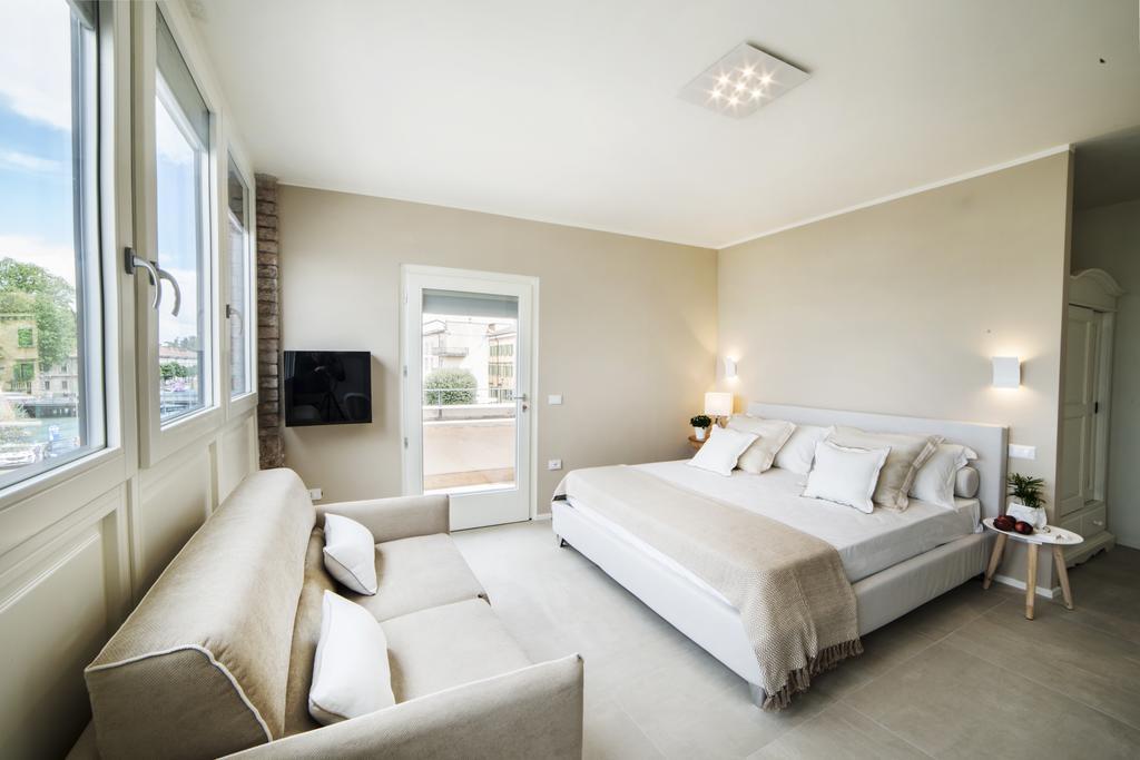 Riviera Carducci Rooms Peschiera del Garda Luaran gambar