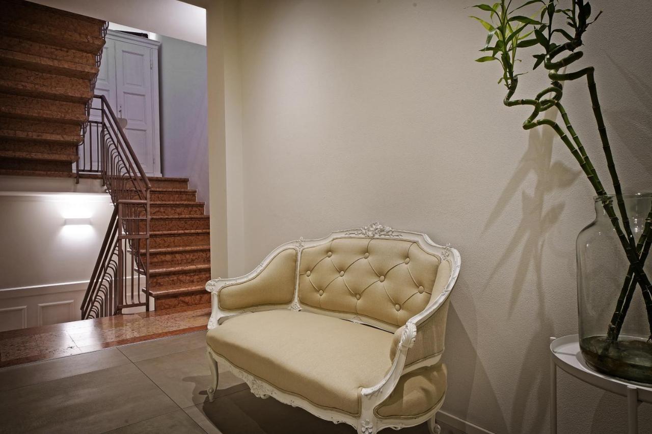 Riviera Carducci Rooms Peschiera del Garda Luaran gambar