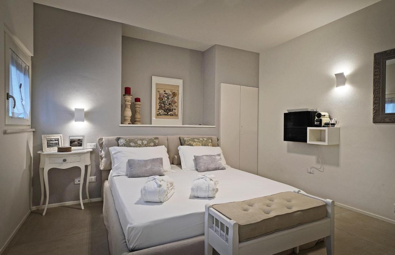 Riviera Carducci Rooms Peschiera del Garda Luaran gambar